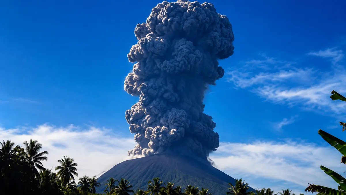 erupsi gunung ibu di halmahera