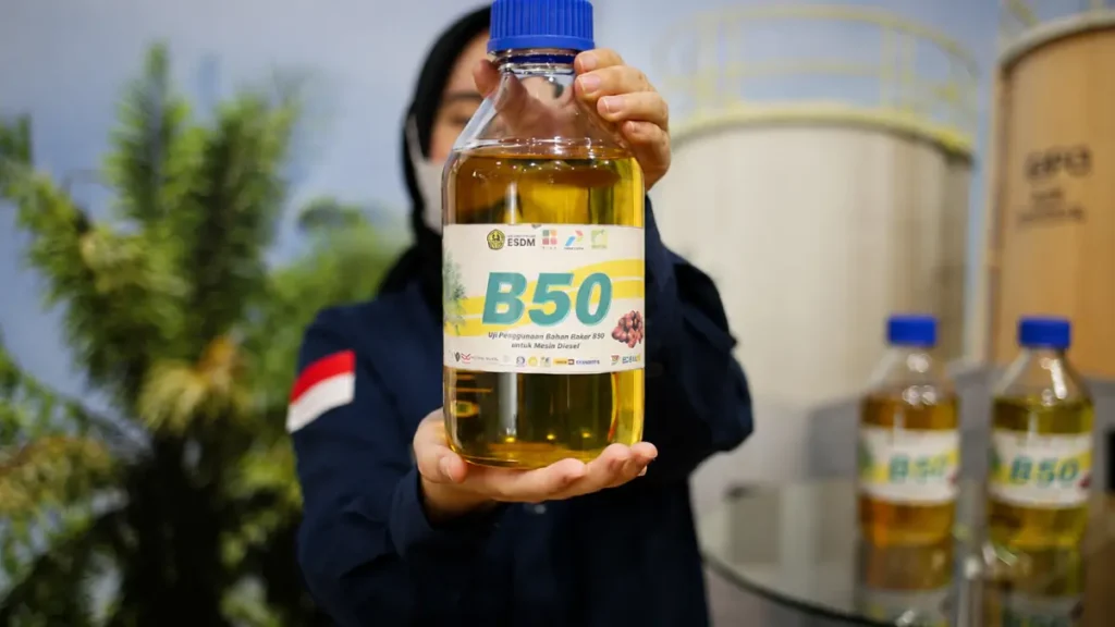 pengisian bahan bakar biodiesel B50 pada kendaraan diesel di Indonesia