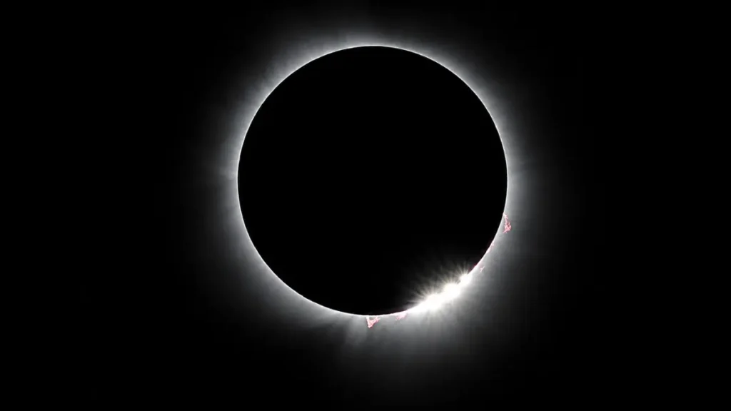 fenomena gerhana matahari total 2026