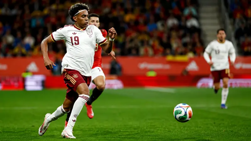 Lamine Yamal bersama timnas Spanyol