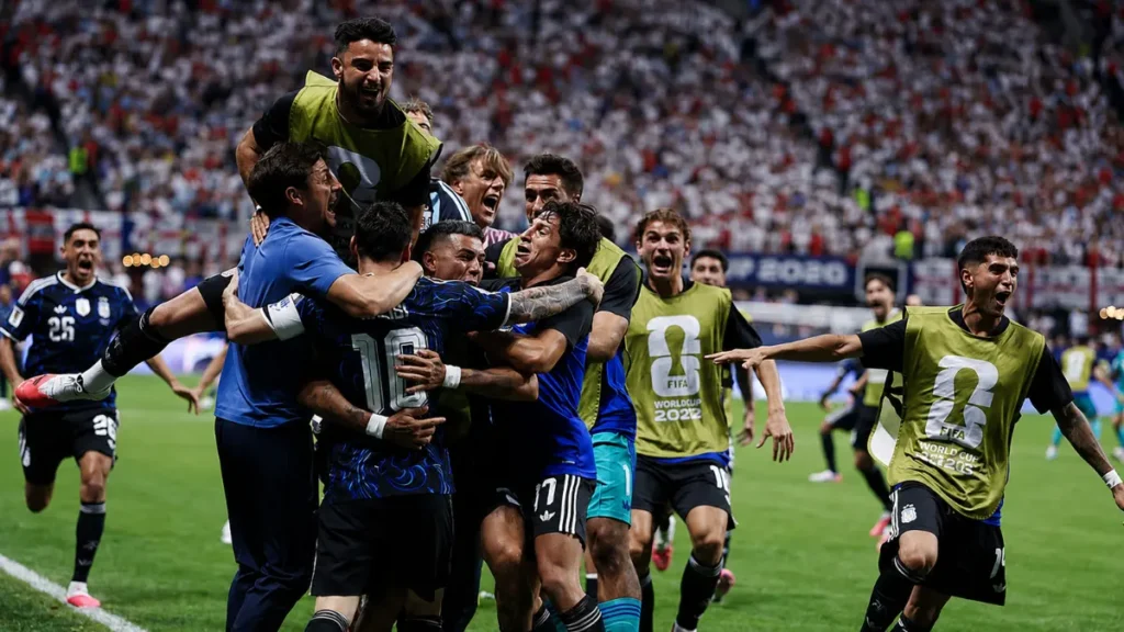 Lionel Messi memimpin Argentina saat menghadapi Inggris pada semifinal Piala Dunia 2026 di Stadion Atlanta.