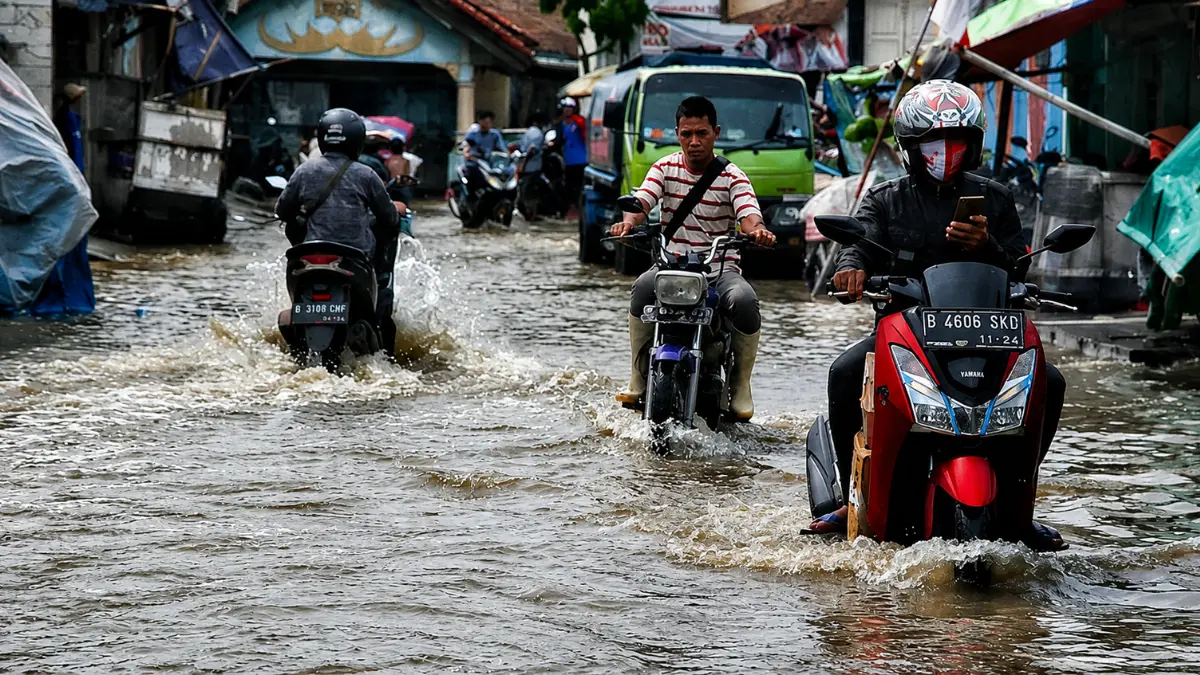 Genangan banjir rob di kawasan pesisir Jakarta akibat pasang air laut