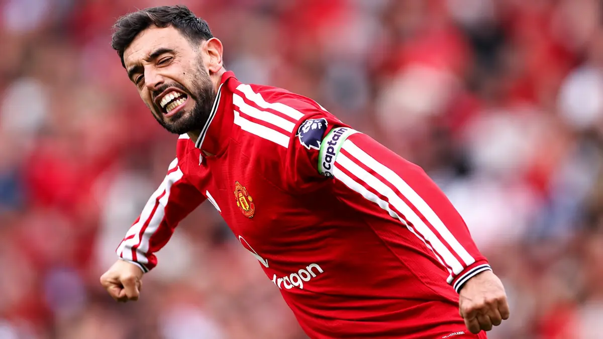 Bruno Fernandes mencetak hattrick saat Manchester United mengalahkan Ipswich Town 5-2 di Liga Inggris.