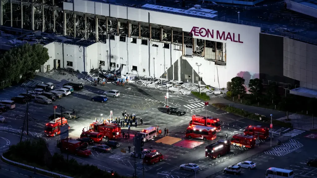 Mal Aeon Kumamoto di Jepang yang menjadi lokasi ledakan usai gempa.