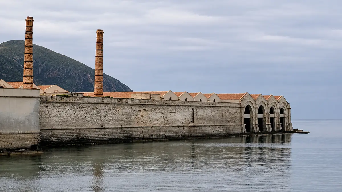 Pulau Favignana di Italia yang menjadi lokasi syuting film The Odyssey karya Christopher Nolan.