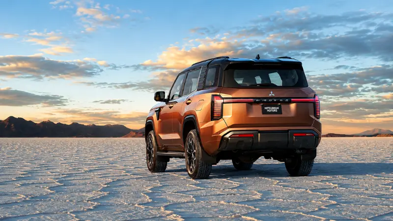 All New Mitsubishi Pajero hadir dengan desain baru yang lebih premium dan tetap mempertahankan identitas SUV tangguh.